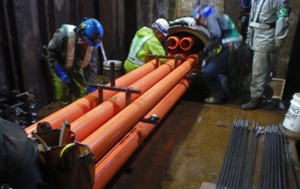 推進管路内配管工事