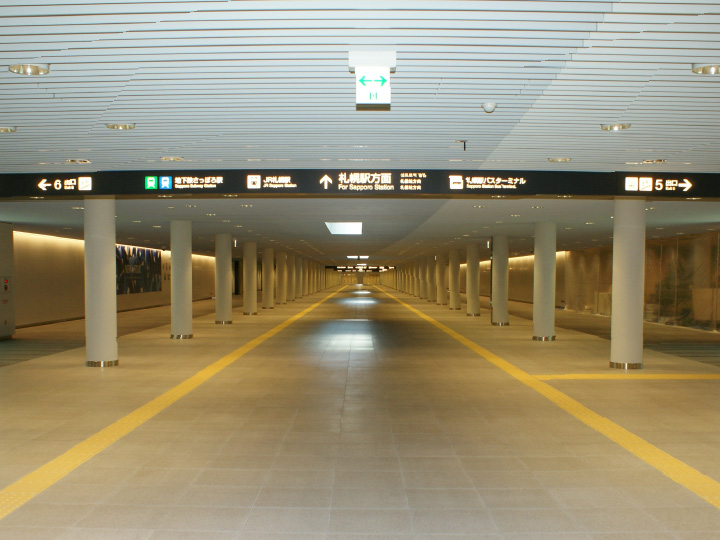 札幌駅前通地下歩行空間